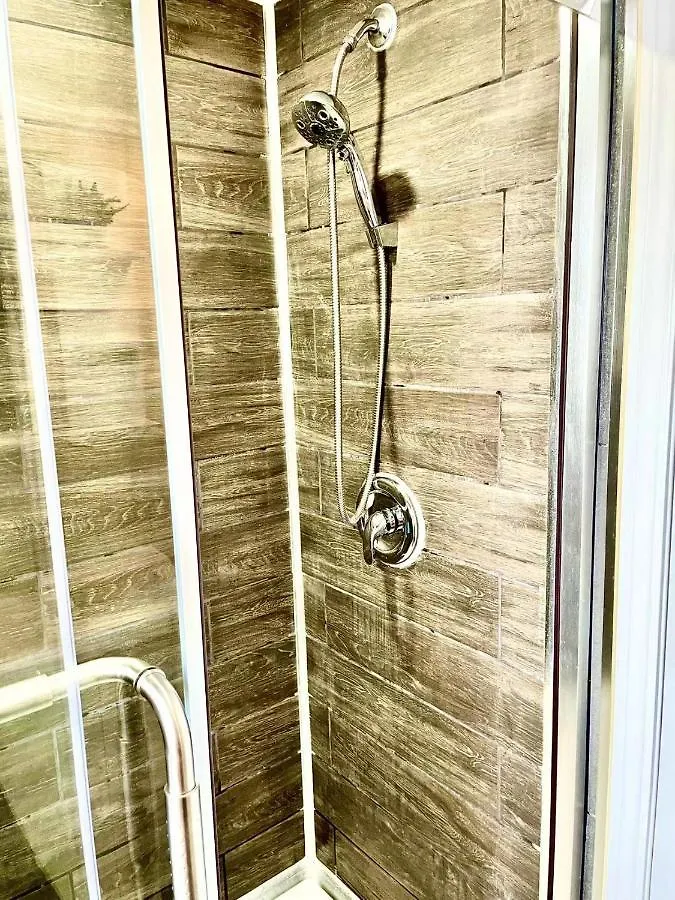 Perfect Home-Private Washrooms,Free Parking,High Speed Net トロント 0*,